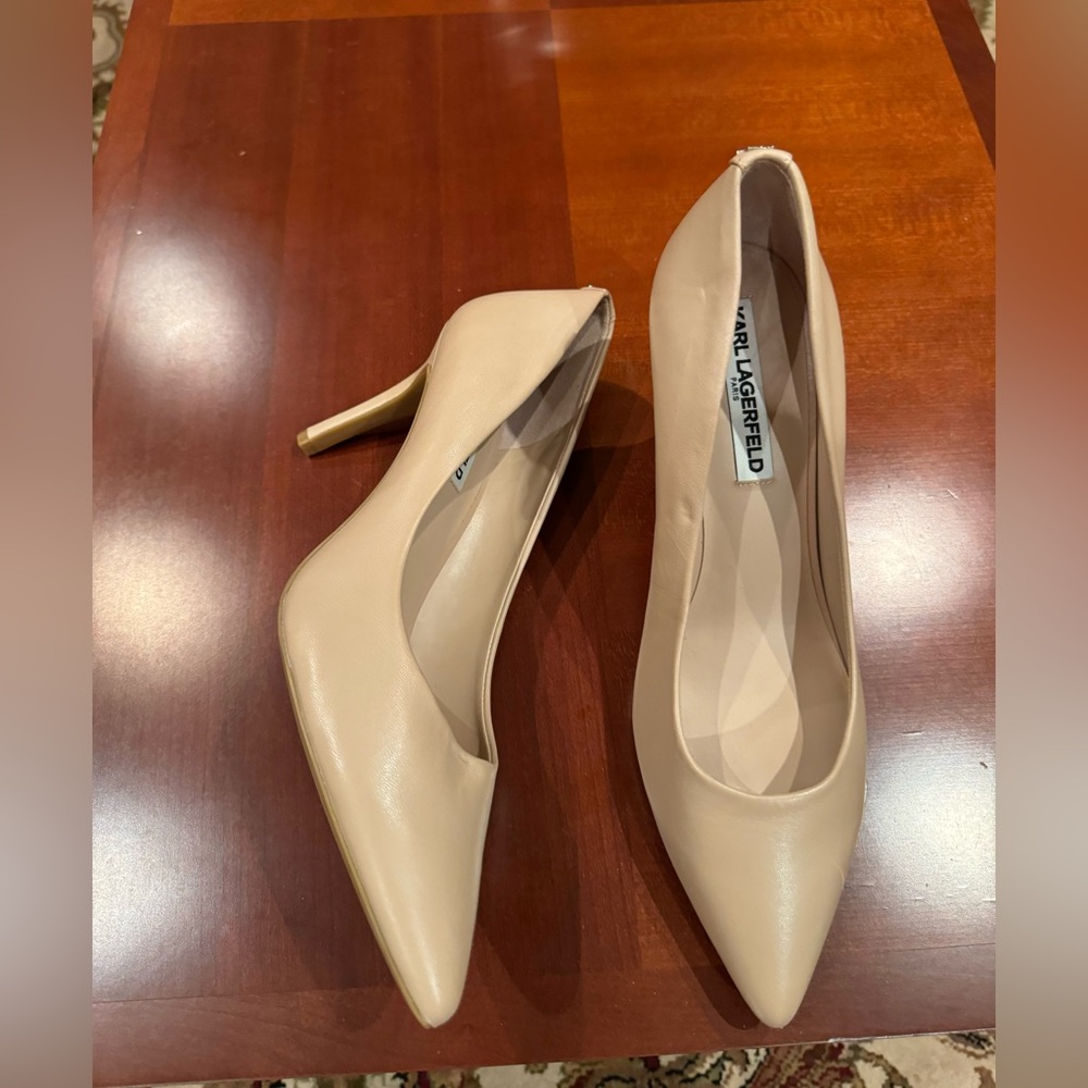 NWT KARL LAGERFIELD Deep Blush color heeled Shoes. Size: 9 MED